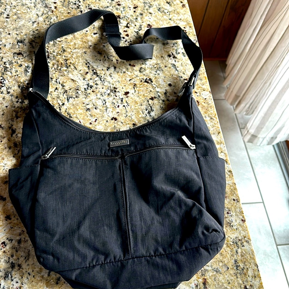 Baggilini crossbody purse